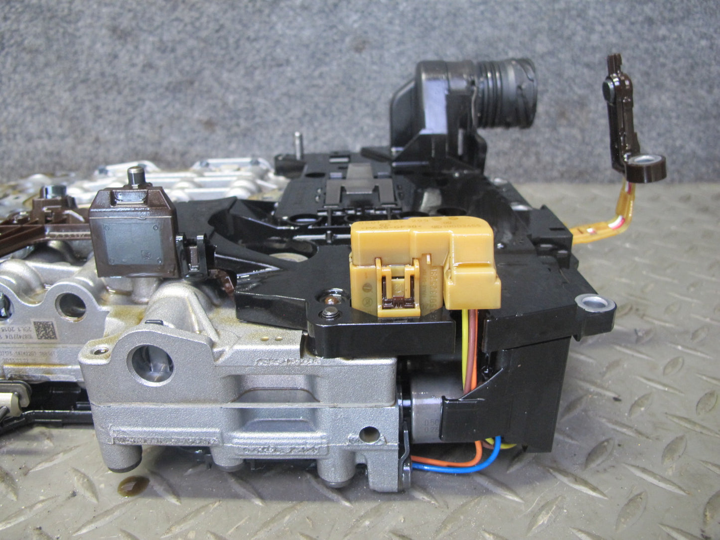 2014-2018 BMW F15 X5 4.4L 8HP-70z Transmission Valve Body Mechatronic 8632170