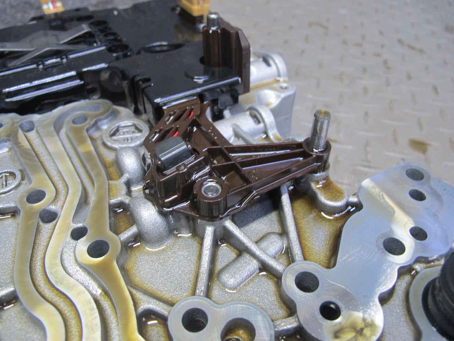 2014-2018 BMW F15 X5 4.4L 8HP-70z Transmission Valve Body Mechatronic 8632170