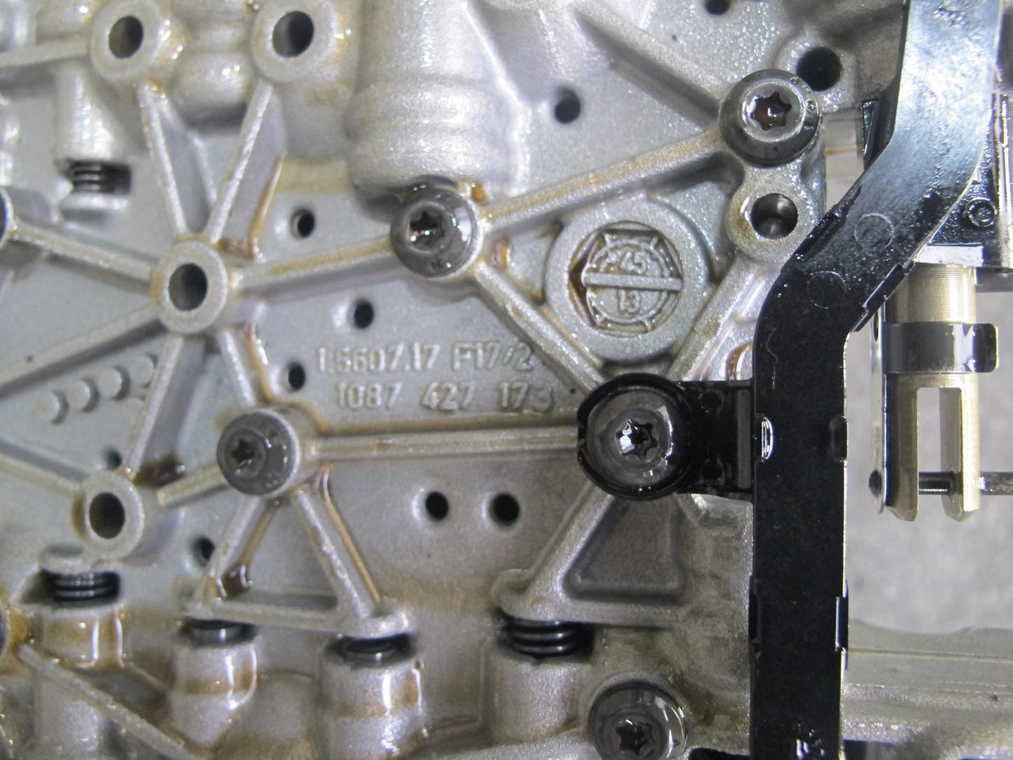 2014-2018 BMW F15 X5 4.4L 8HP-70z Transmission Valve Body Mechatronic 8632170