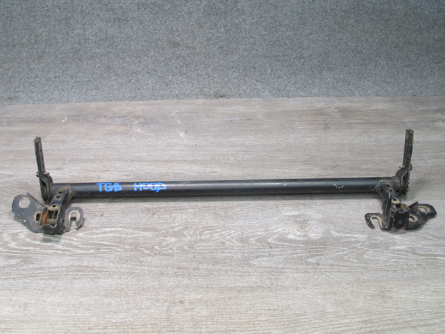 84-91 BMW E30 3-SERIES Hood Support Hinge Bracket Bar Joint OEM
