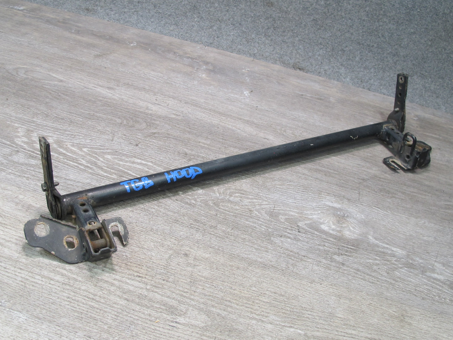 84-91 BMW E30 3-SERIES Hood Support Hinge Bracket Bar Joint OEM