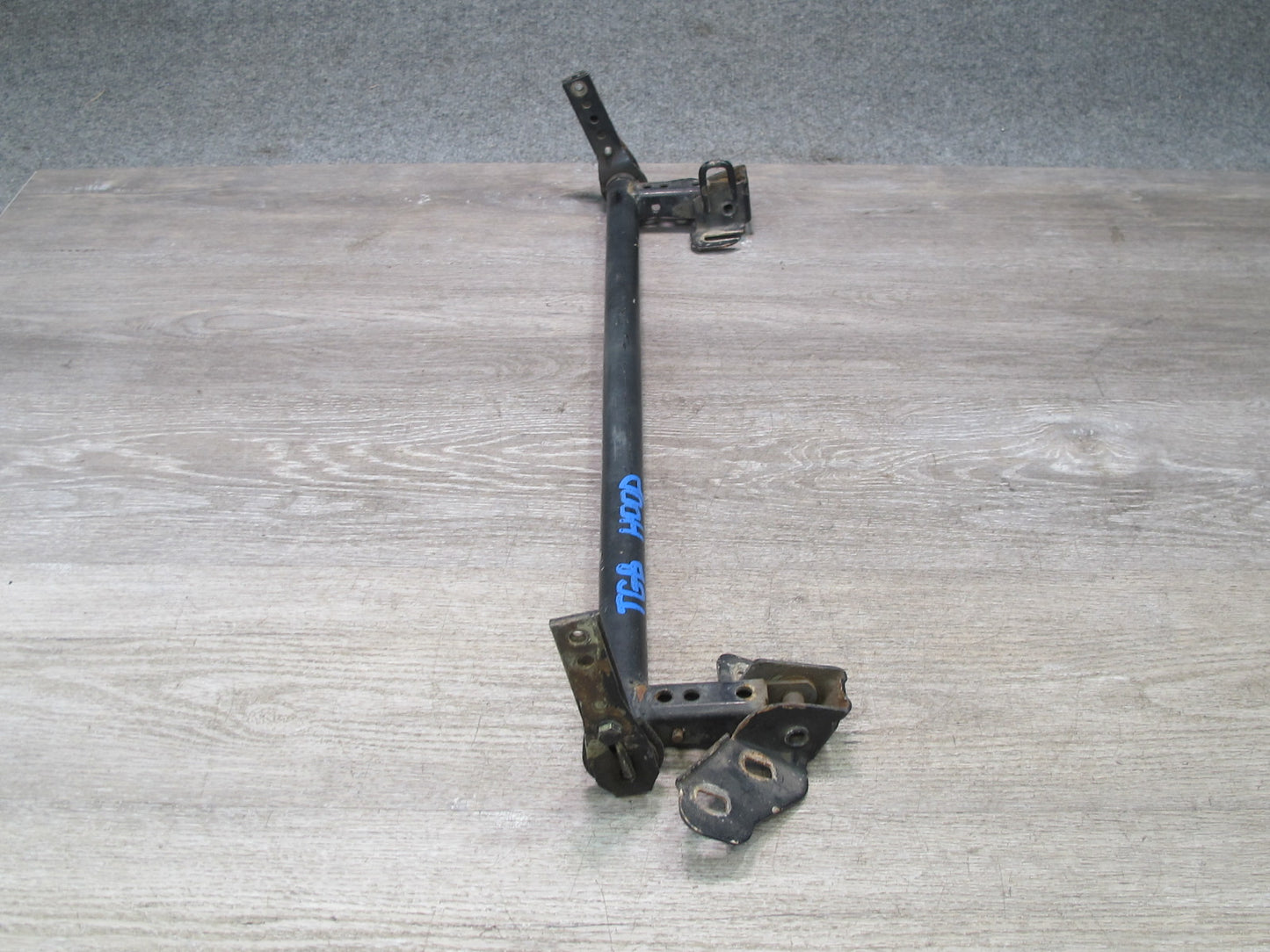 84-91 BMW E30 3-SERIES Hood Support Hinge Bracket Bar Joint OEM