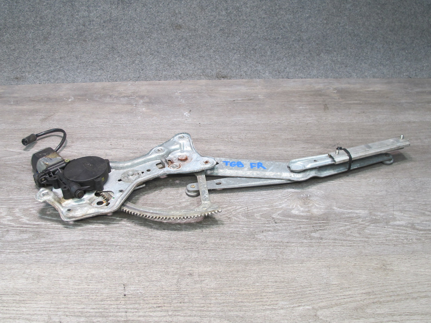87-91 BMW E30 3-SERIES Convertible Front Right Door Window Regulator w Motor OEM