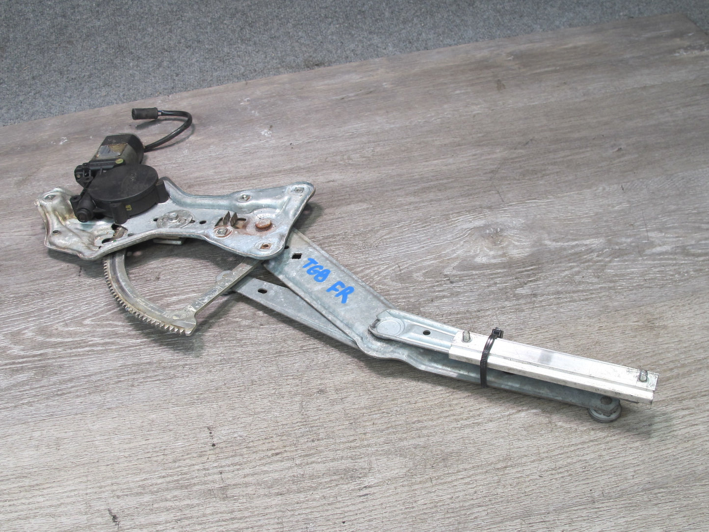87-91 BMW E30 3-SERIES Convertible Front Right Door Window Regulator w Motor OEM