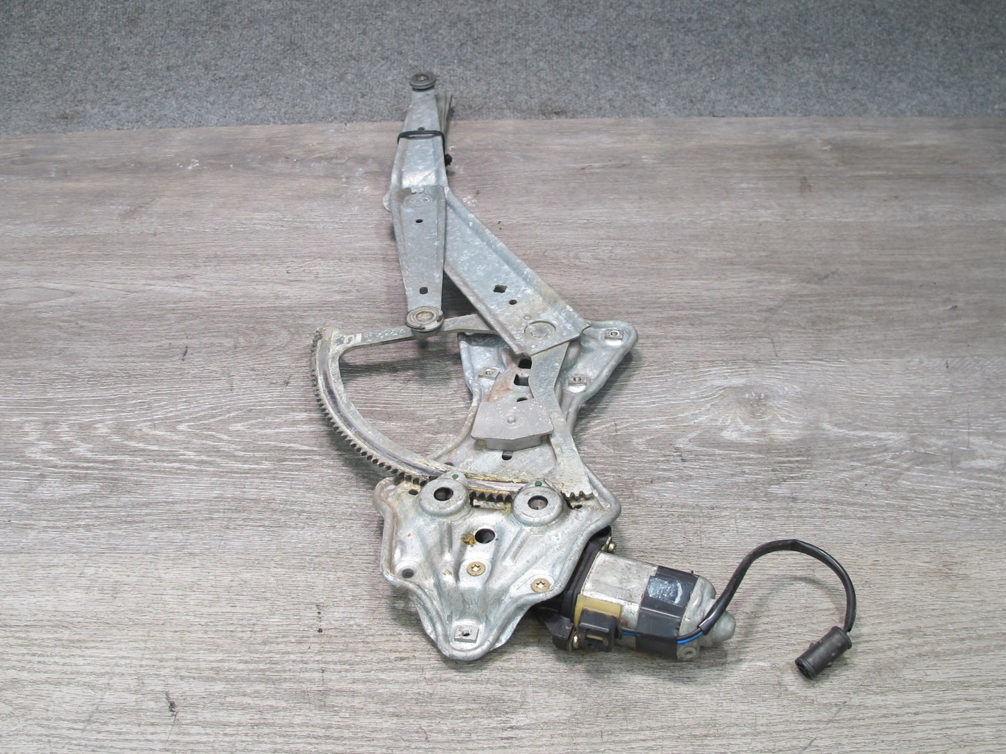 87-91 BMW E30 3-SERIES Convertible Front Right Door Window Regulator w Motor OEM