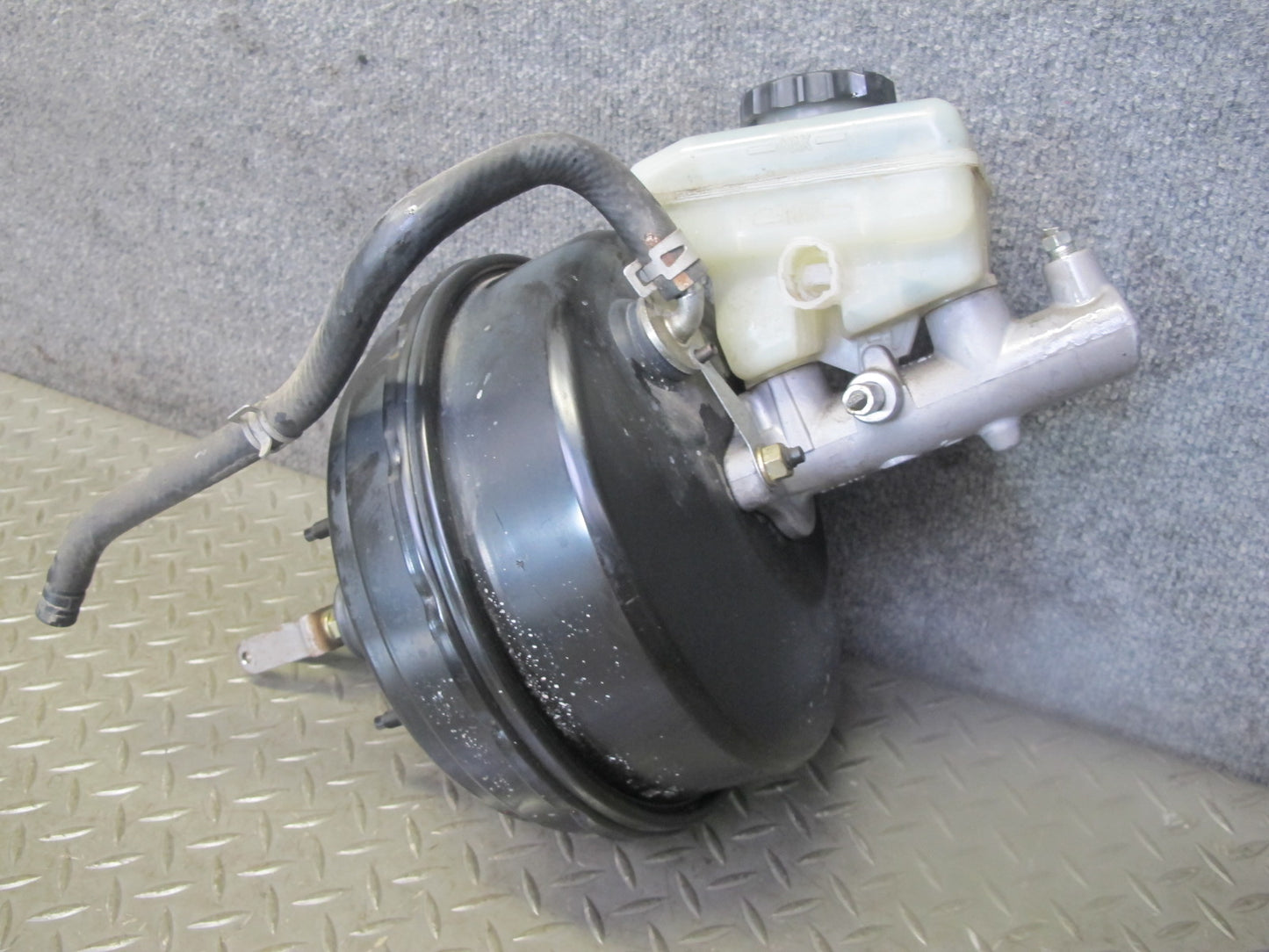 04-06 Lexus UCF30L LS430 Brake Master Cylinder Booster Fluid Reservoir OEM