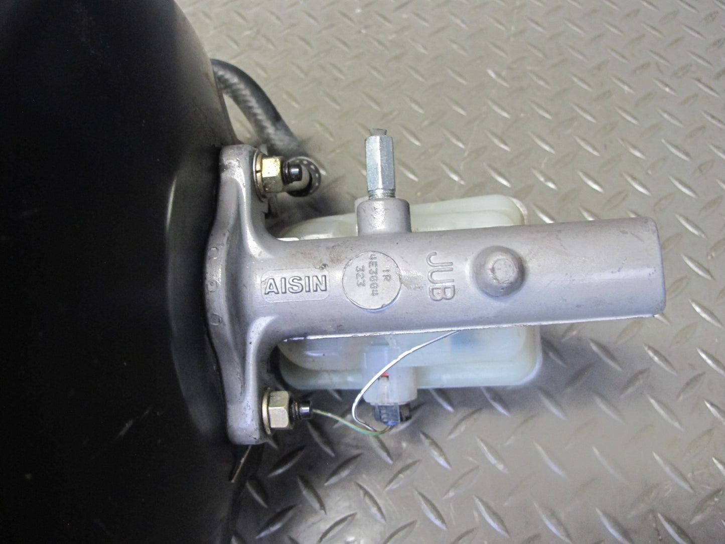 04-06 Lexus UCF30L LS430 Brake Master Cylinder Booster Fluid Reservoir OEM
