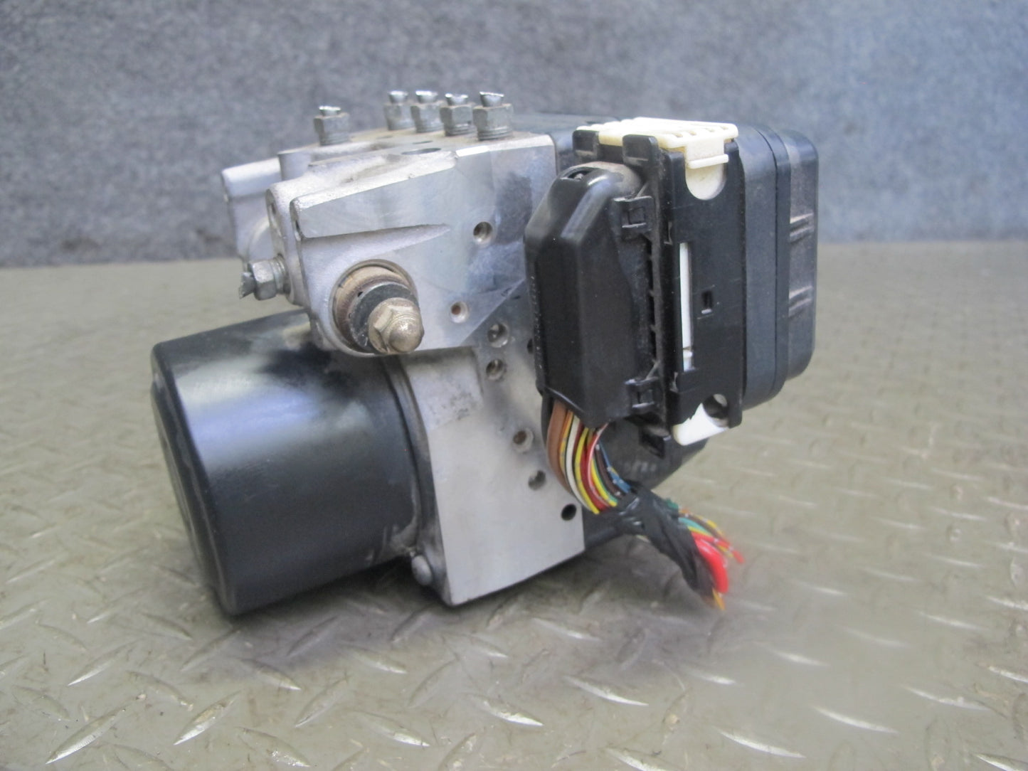 04-06 Lexus UCF30L LS430 Anti Lock Brake ABS Pump Module 44540-50040 OEM