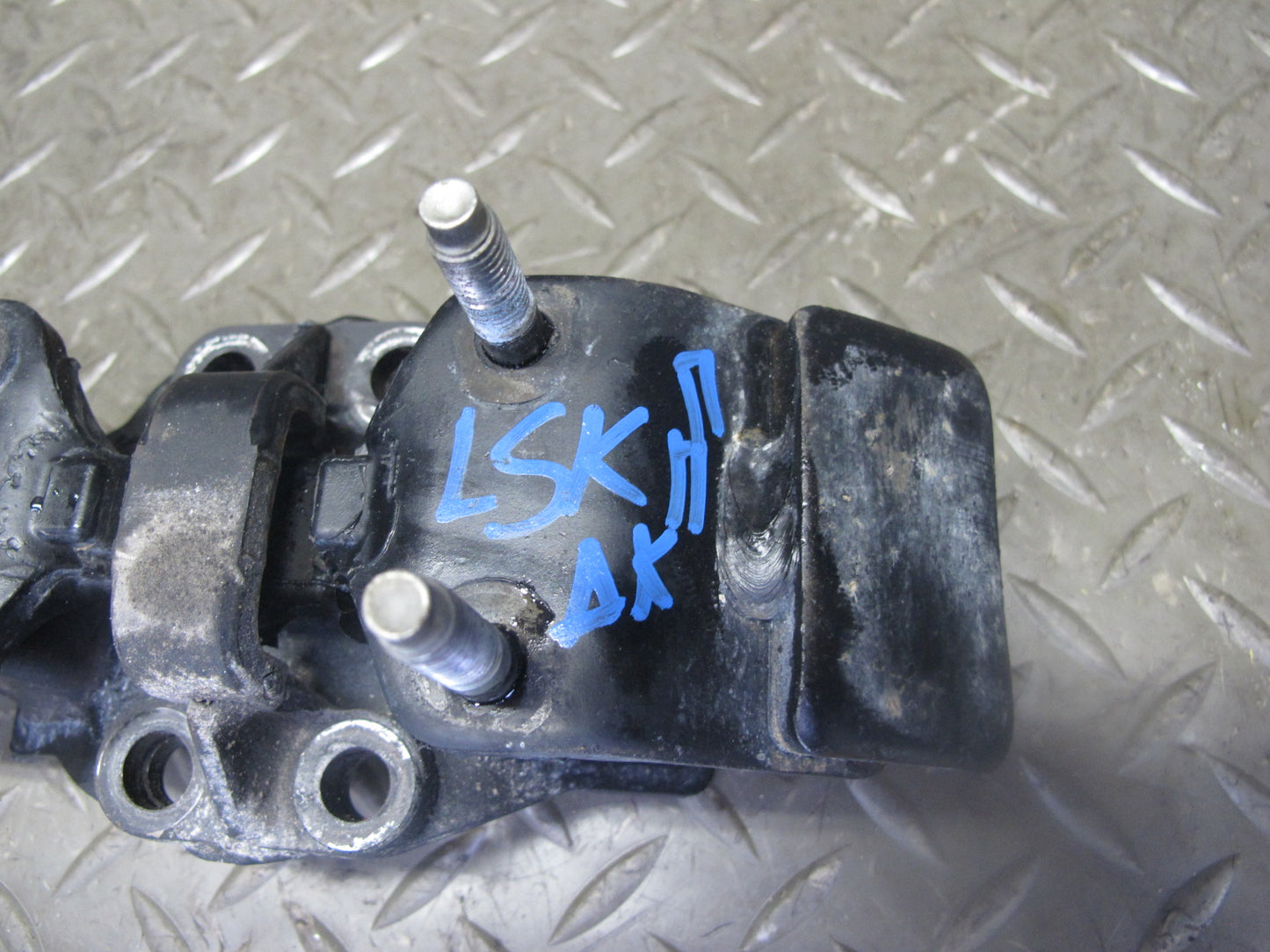 04-06 Lexus UCF30L LS430 Transmission Rear Mount 12371-50170 OEM