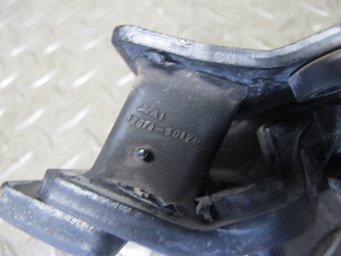 04-06 Lexus UCF30L LS430 Transmission Rear Mount 12371-50170 OEM