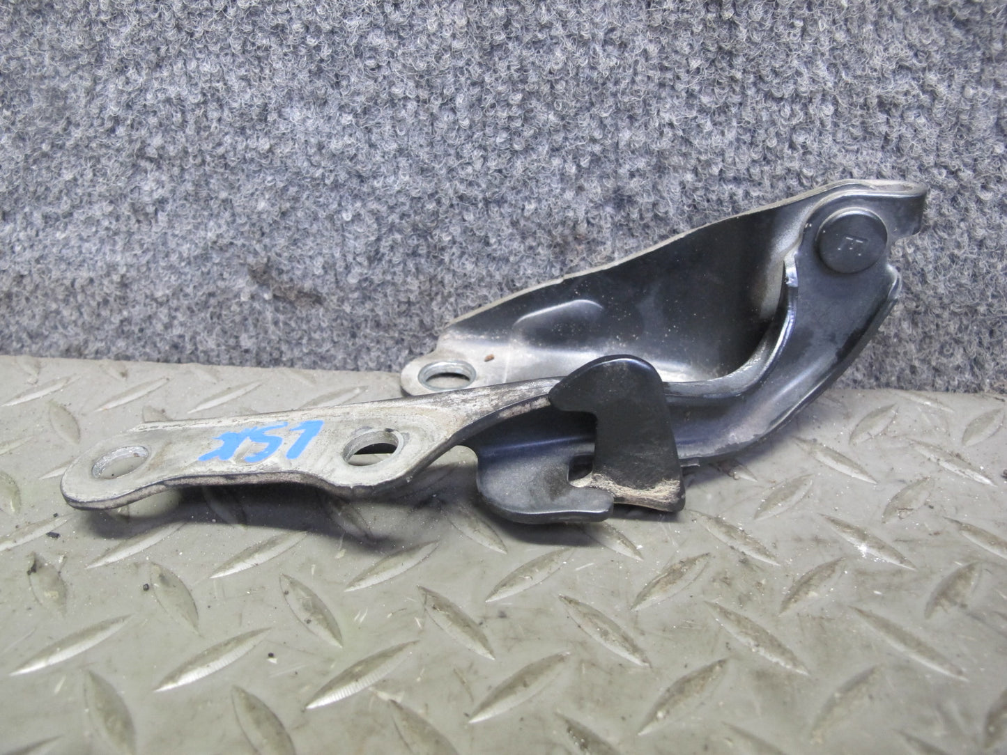01-06 Lexus UCF30L LS430 Set of 2 Front Left & Right Hood Hinge OEM