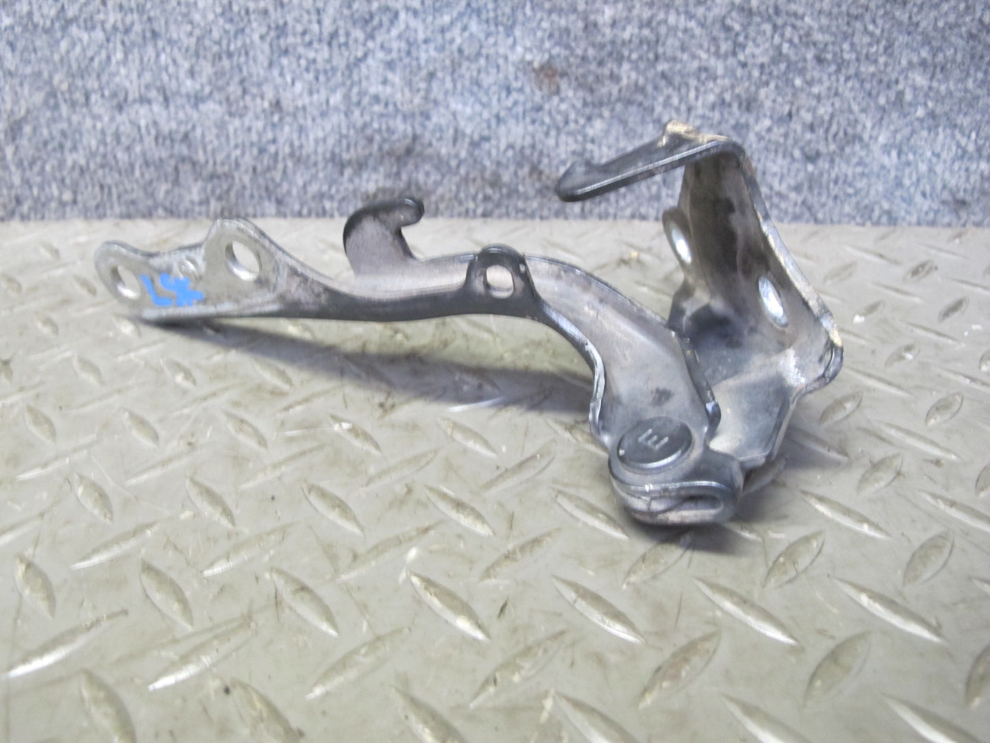 01-06 Lexus UCF30L LS430 Set of 2 Front Left & Right Hood Hinge OEM