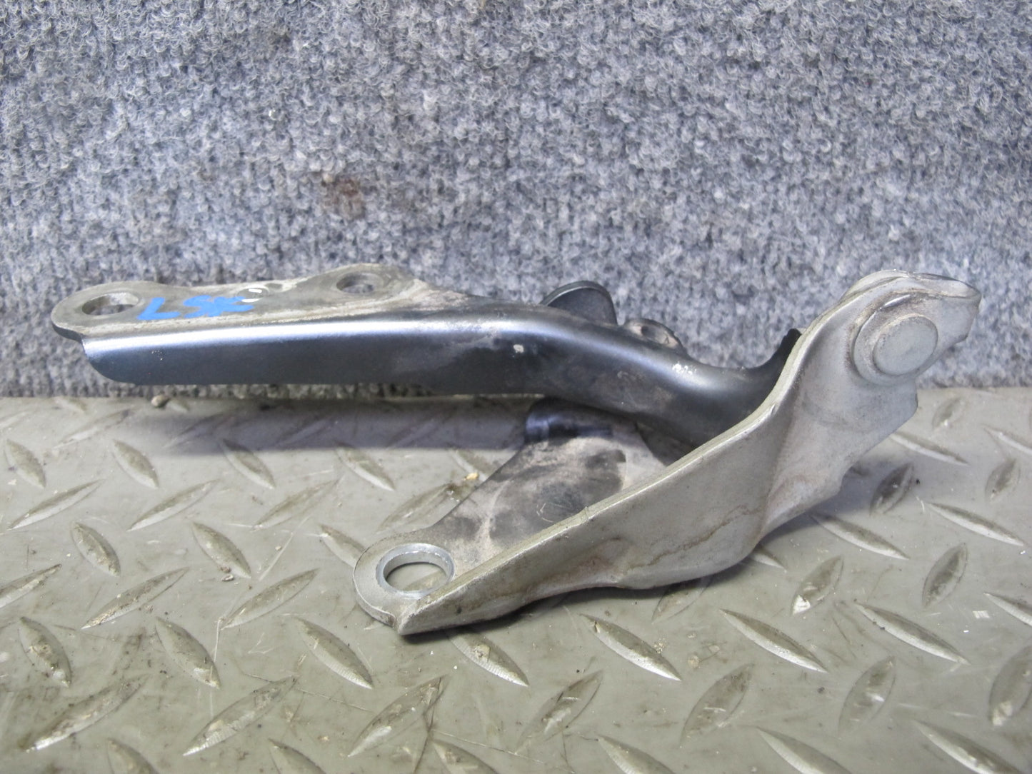 01-06 Lexus UCF30L LS430 Set of 2 Front Left & Right Hood Hinge OEM