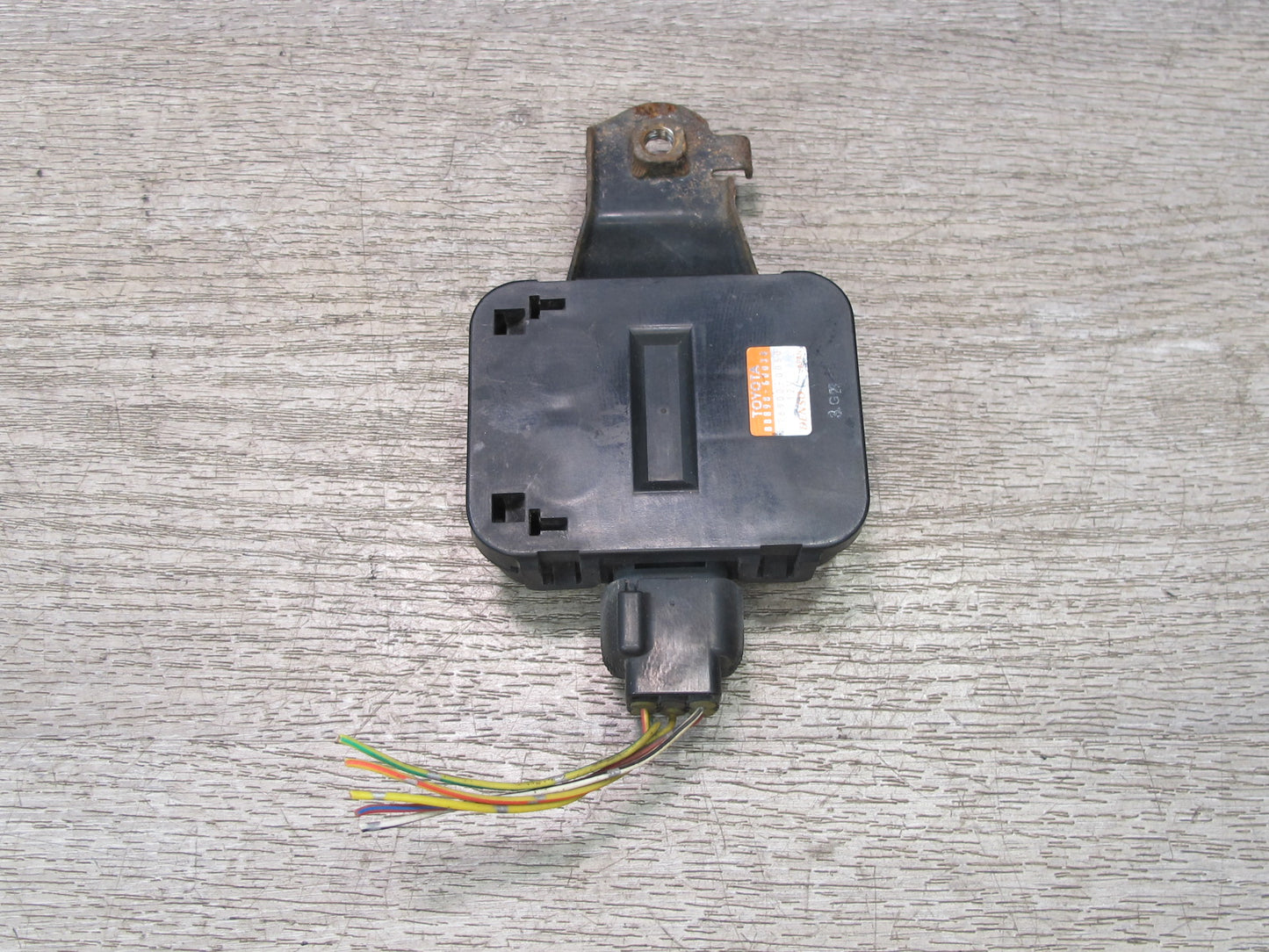 2003-2007 Lexus UZJ100L LX470 Smoke Sensor W/bracket 88898-60030