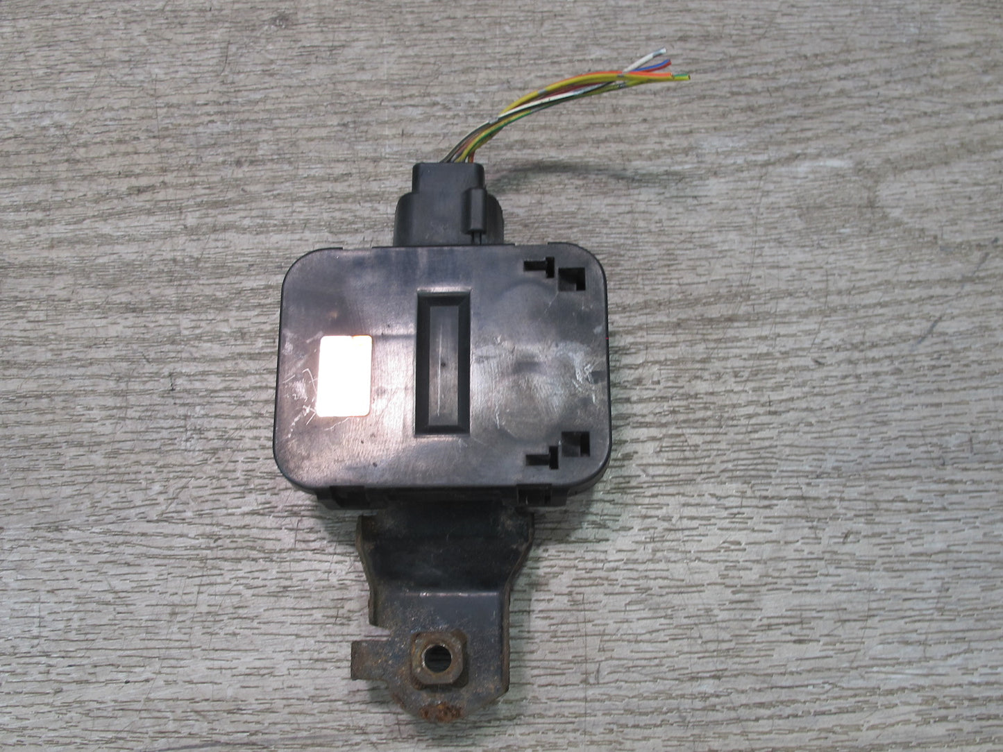 2003-2007 Lexus UZJ100L LX470 Smoke Sensor W/bracket 88898-60030