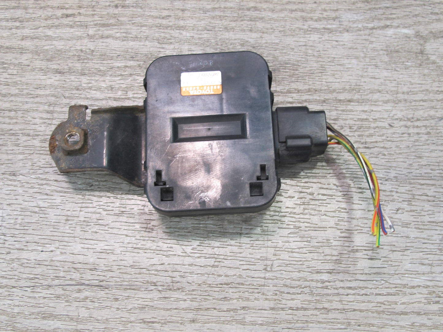 2003-2007 Lexus UZJ100L LX470 Smoke Sensor W/bracket 88898-60030