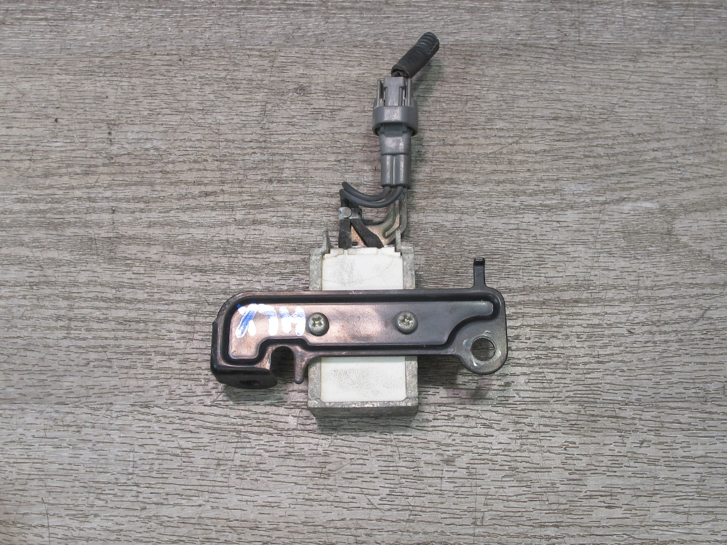 2003-2007 Lexus UZJ100L LX470 Fuel Pump Resistor Module