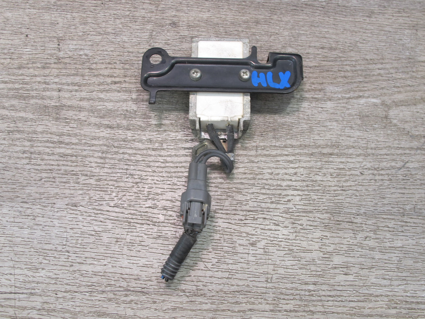 2003-2007 Lexus UZJ100L LX470 Fuel Pump Resistor Module