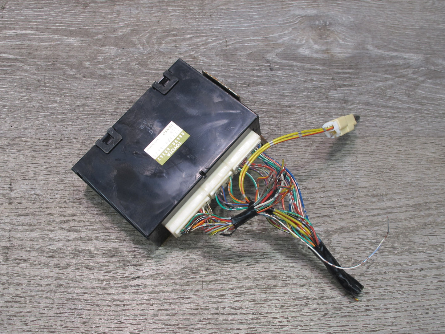 2003-2007 Lexus UZJ100L LX470 Rear A/C Air Condition Amplifier 88650-60362
