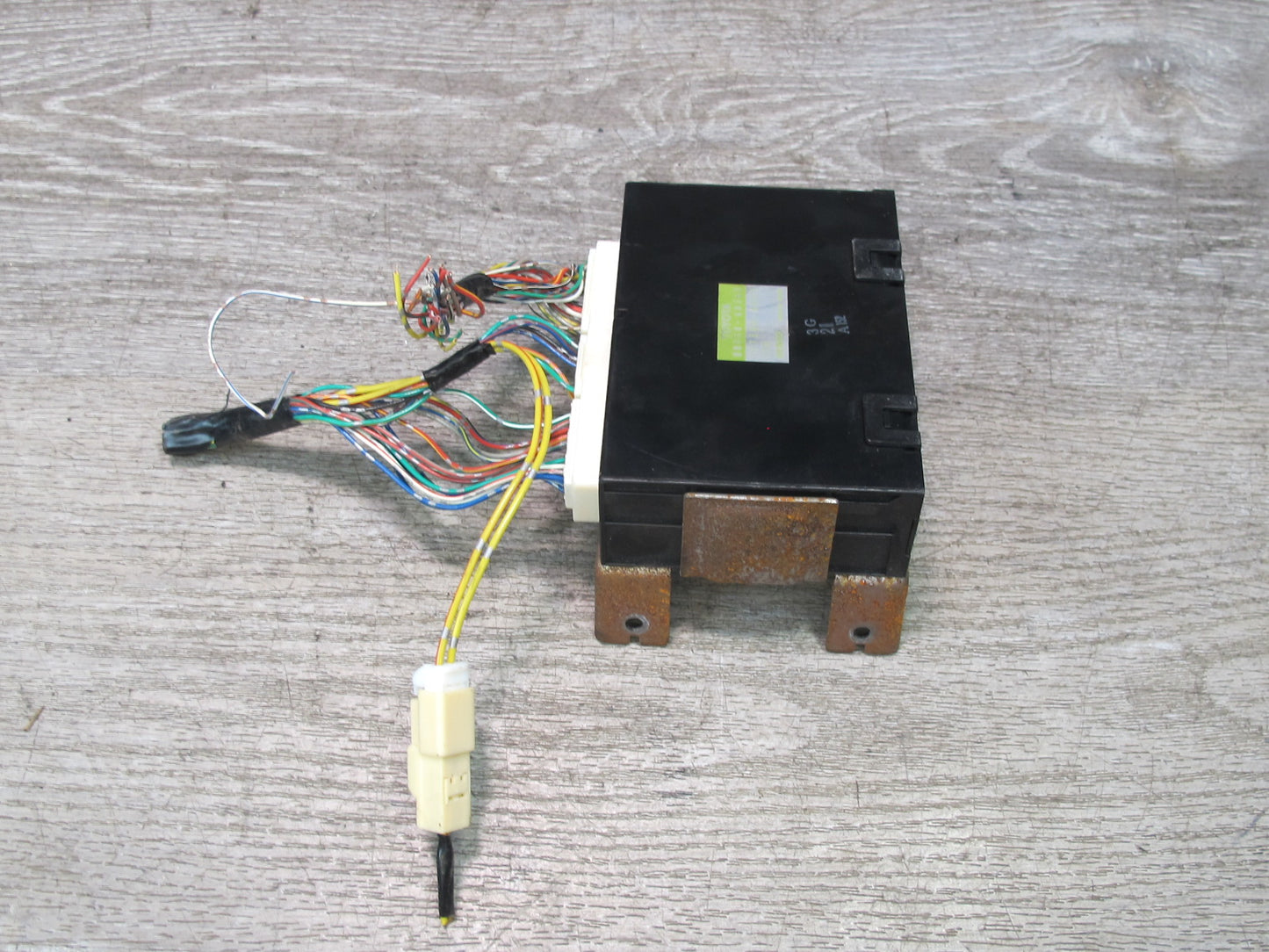 2003-2007 Lexus UZJ100L LX470 Rear A/C Air Condition Amplifier 88650-60362
