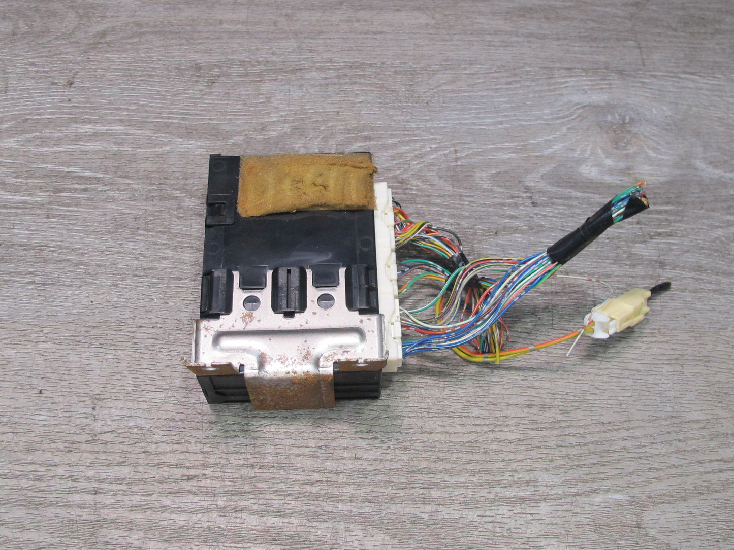 2003-2007 Lexus UZJ100L LX470 Rear A/C Air Condition Amplifier 88650-60362