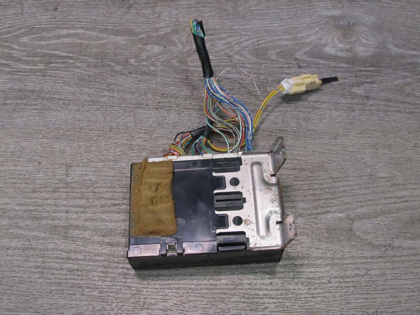 2003-2007 Lexus UZJ100L LX470 Rear A/C Air Condition Amplifier 88650-60362