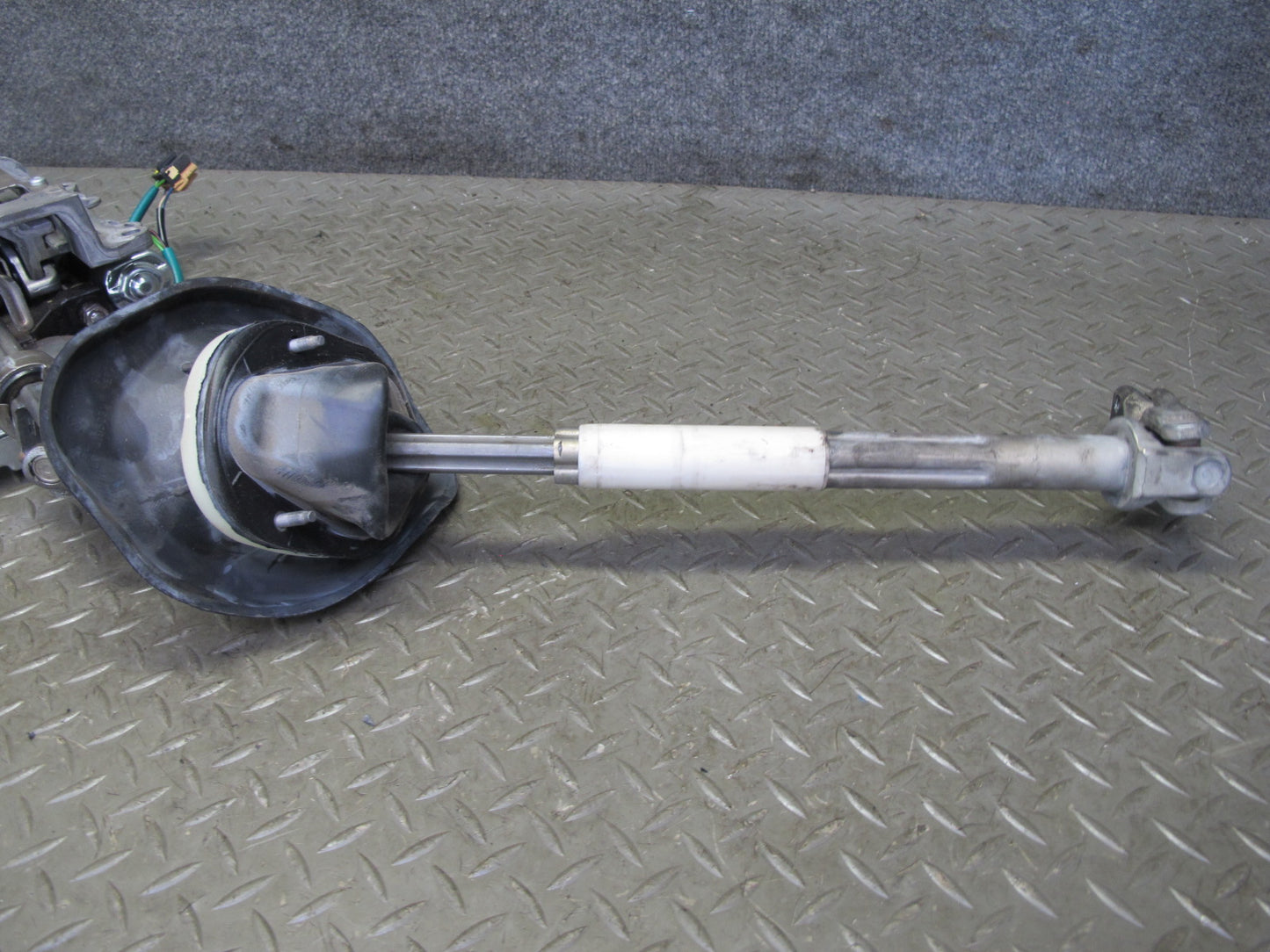 2003-2006 Porsche Cayenne 955 Steering Column Shaft Assembly 4E0905852E