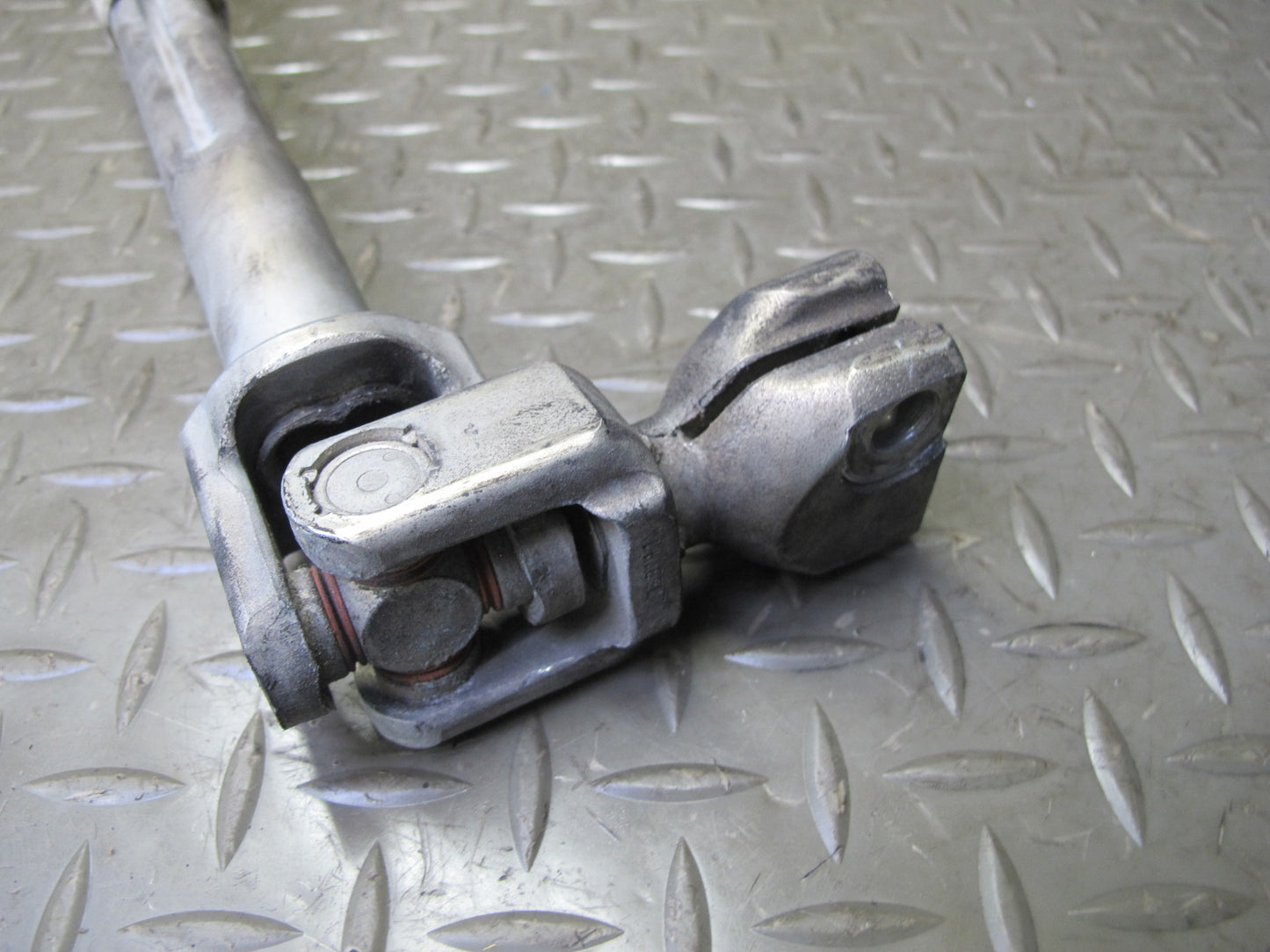 2003-2006 Porsche Cayenne 955 Steering Column Shaft Assembly 4E0905852E