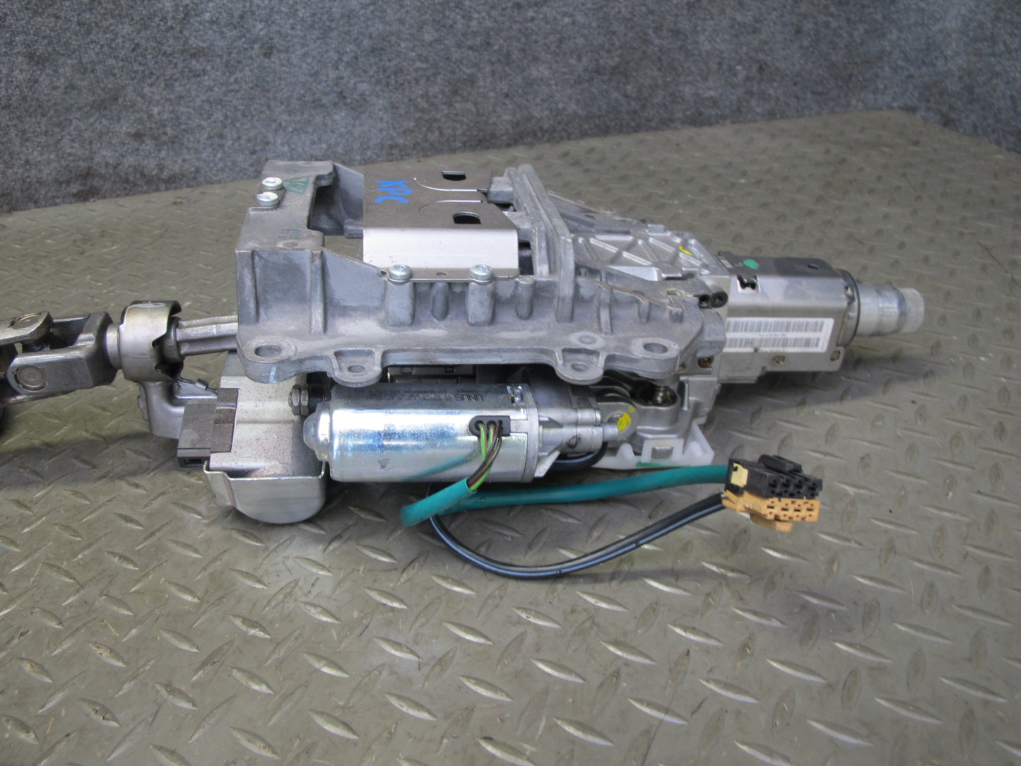 2003-2006 Porsche Cayenne 955 Steering Column Shaft Assembly 4E0905852E