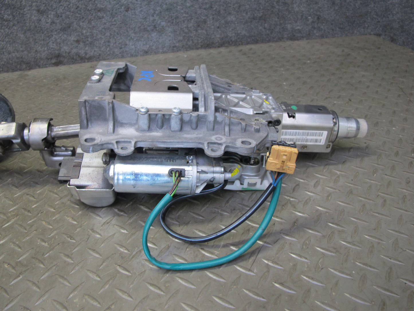 2003-2006 Porsche Cayenne 955 Steering Column Shaft Assembly 4E0905852E