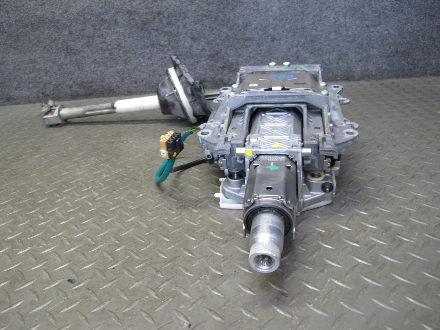 2003-2006 Porsche Cayenne 955 Steering Column Shaft Assembly 4E0905852E