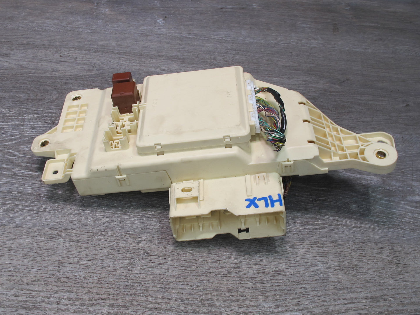 2003-2007 Lexus UZJ100L LX470 Dash Front Right Junction Cabin Fuse Relay Box