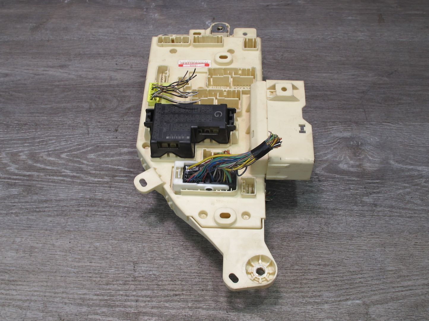 2003-2007 Lexus UZJ100L LX470 Dash Front Right Junction Cabin Fuse Relay Box