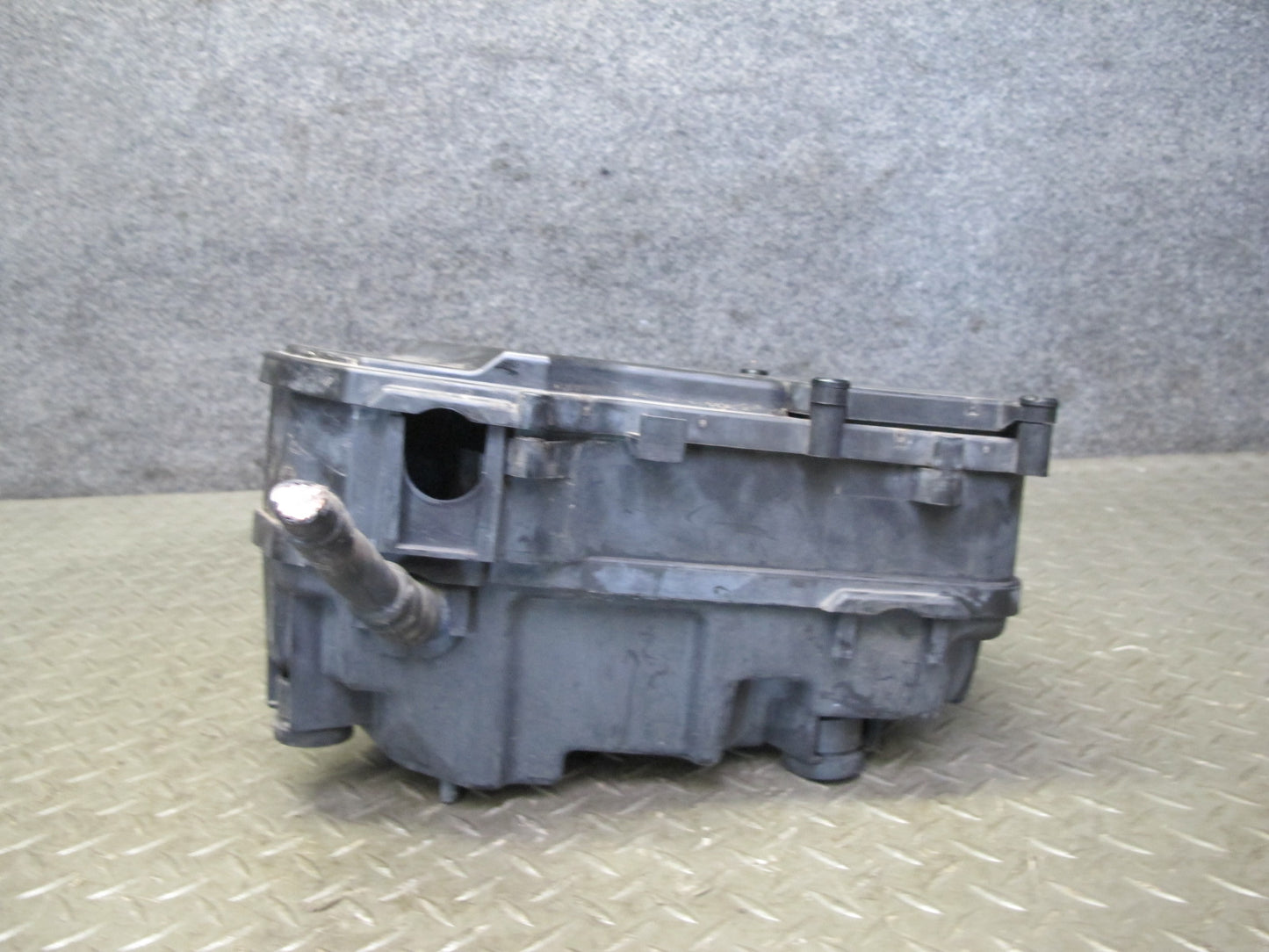 2003-2006 Porsche Cayenne 955 Engine Bay Fuse Relay Box Module