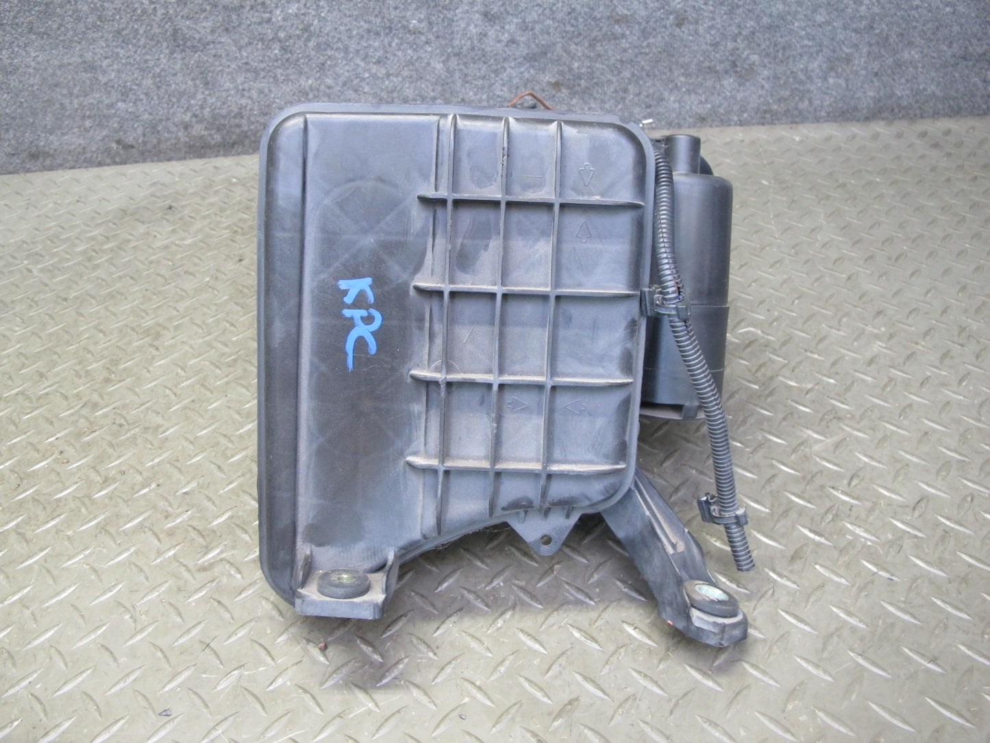2003-2010 Porsche Cayenne 955 Fuel Evap Vapor Charcoal Canister 7L0201801L
