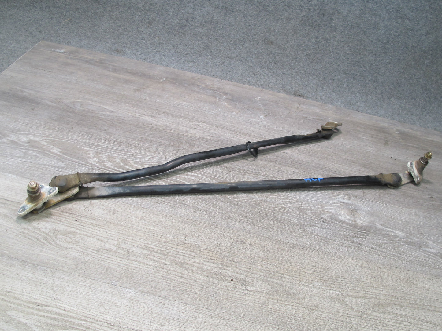 98-07 Lexus UZJ100L LX470 Front Windshield Wiper Transmission Linkage W/ Motor