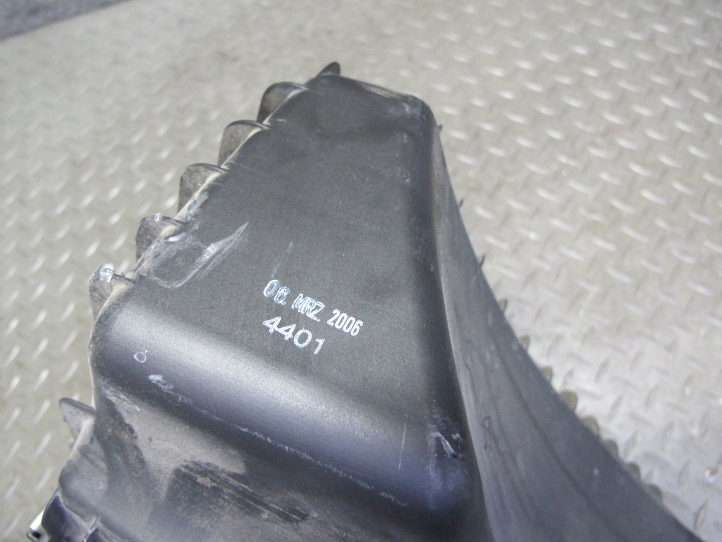 2003-2006 Porsche Cayenne 955 Turbo Left Air Intake Cleaner Filter Box w Sensor