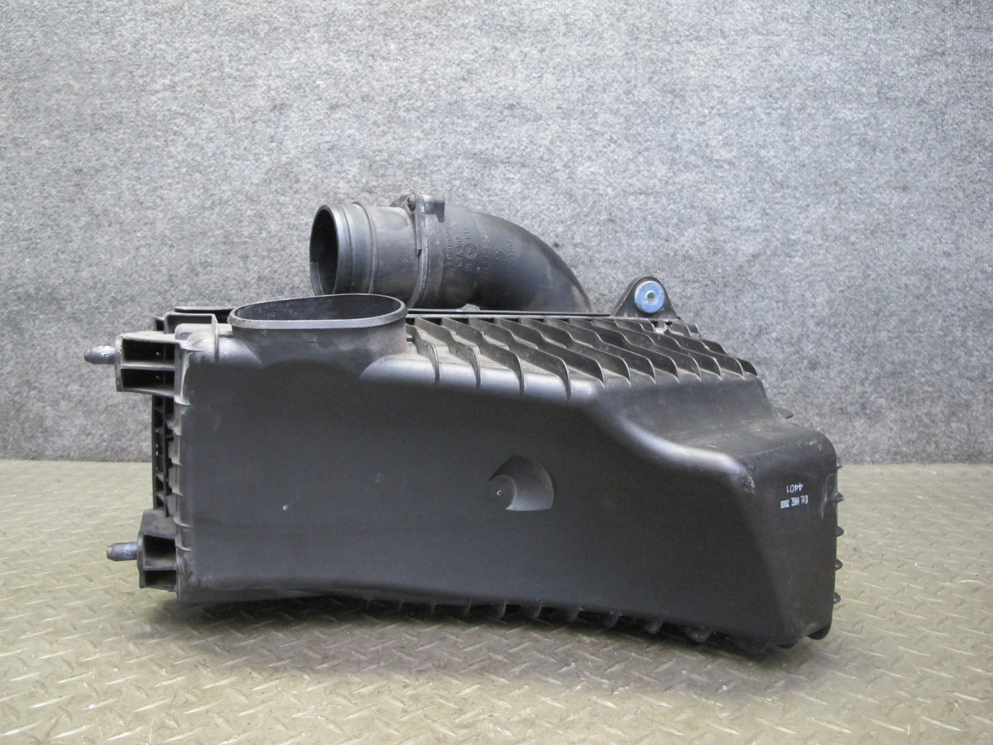 2003-2006 Porsche Cayenne 955 Turbo Left Air Intake Cleaner Filter Box w Sensor