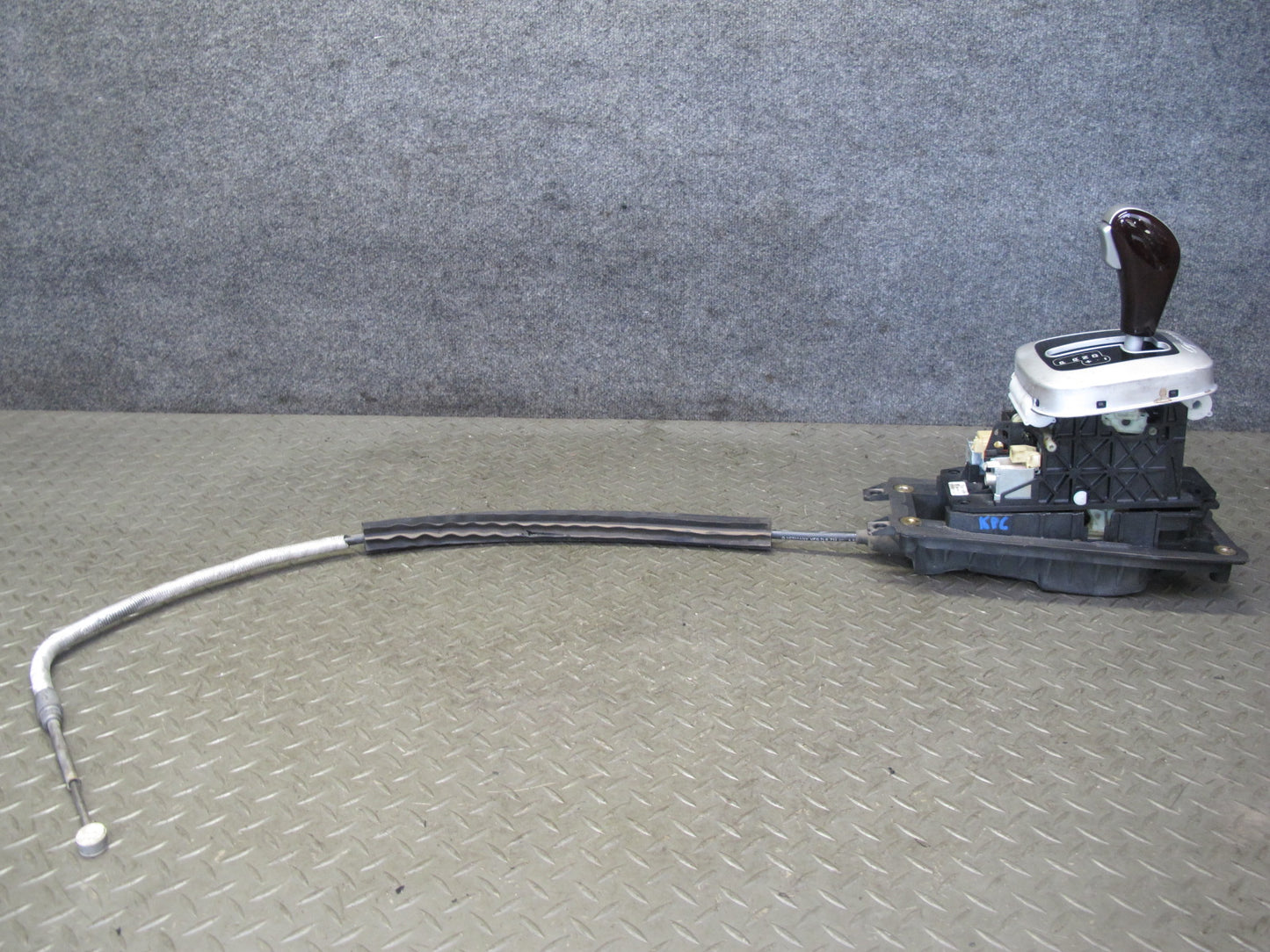 2003-2006 Porsche Cayenne 955 A/T Automatic Shifter Cable Wood Knob Assy