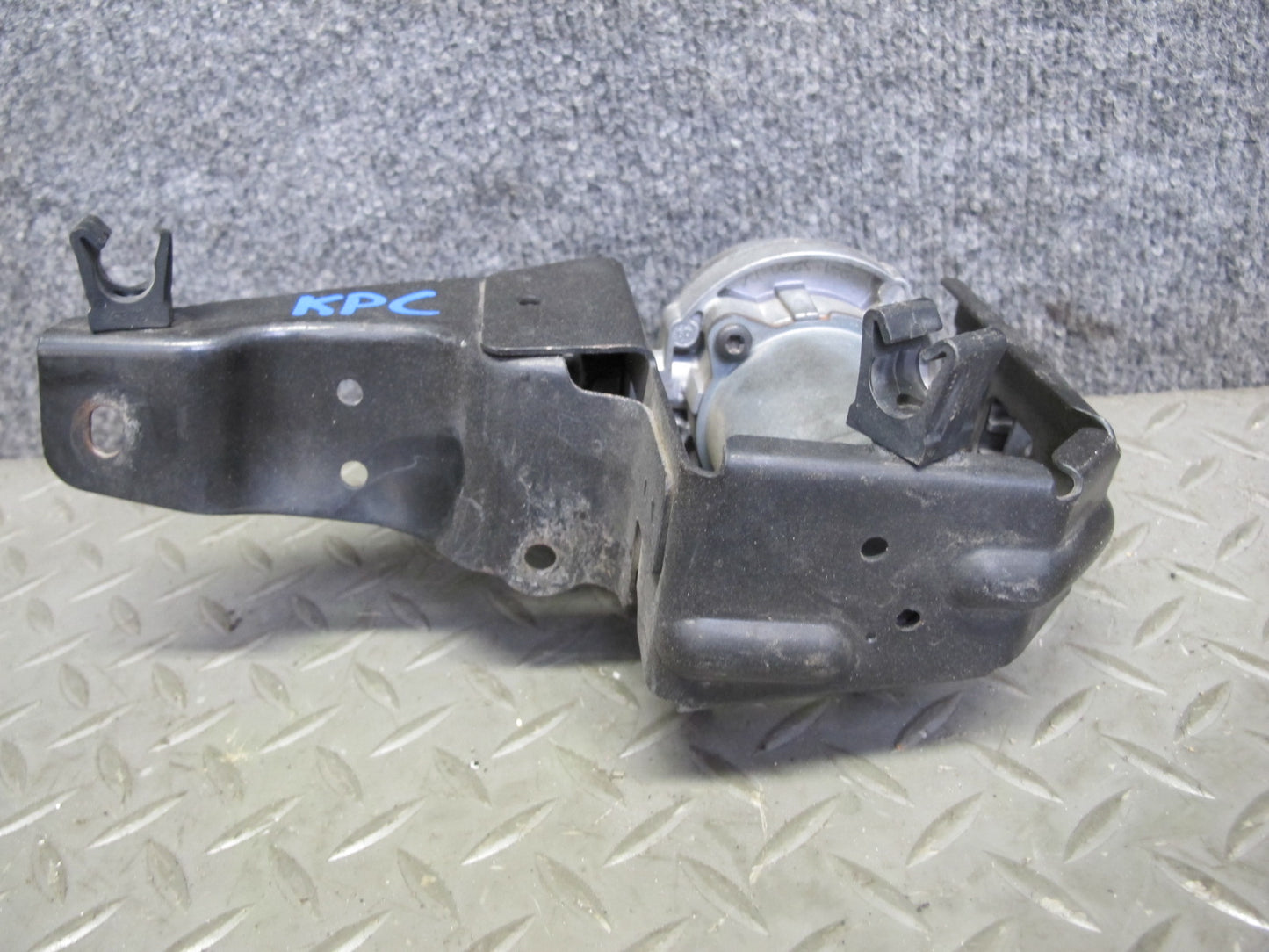 2003-2006 Porsche Cayenne 955 4.5L Vacuum Brake Booster Pump 7L5927317