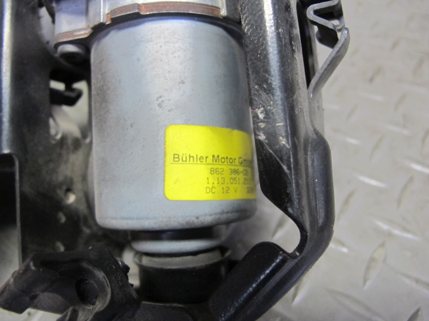 2003-2006 Porsche Cayenne 955 4.5L Vacuum Brake Booster Pump 7L5927317