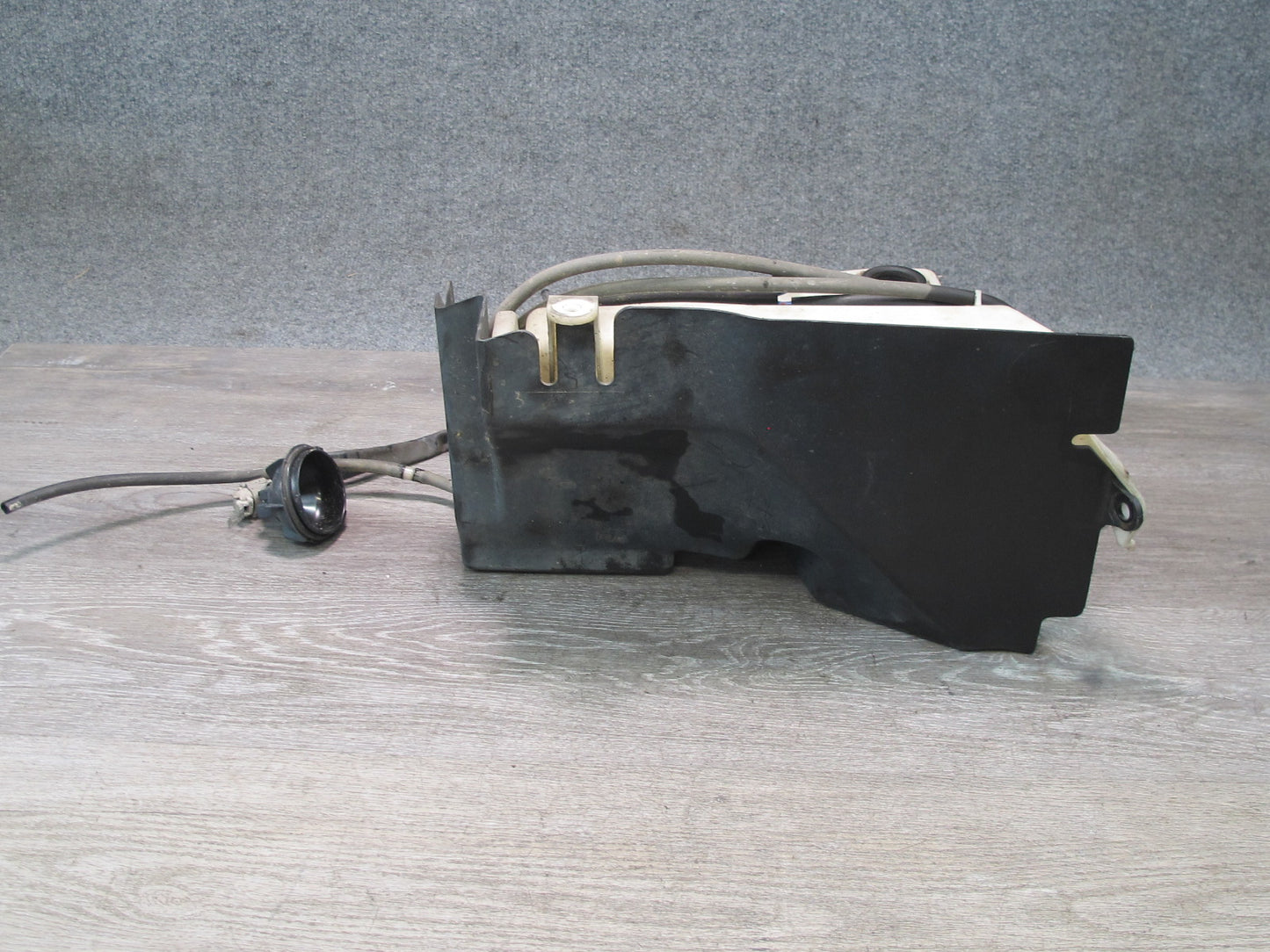 1998-2007 Lexus UZJ100L LX470 Windshield Washer Fluid Reservoir Tank Neck Pump