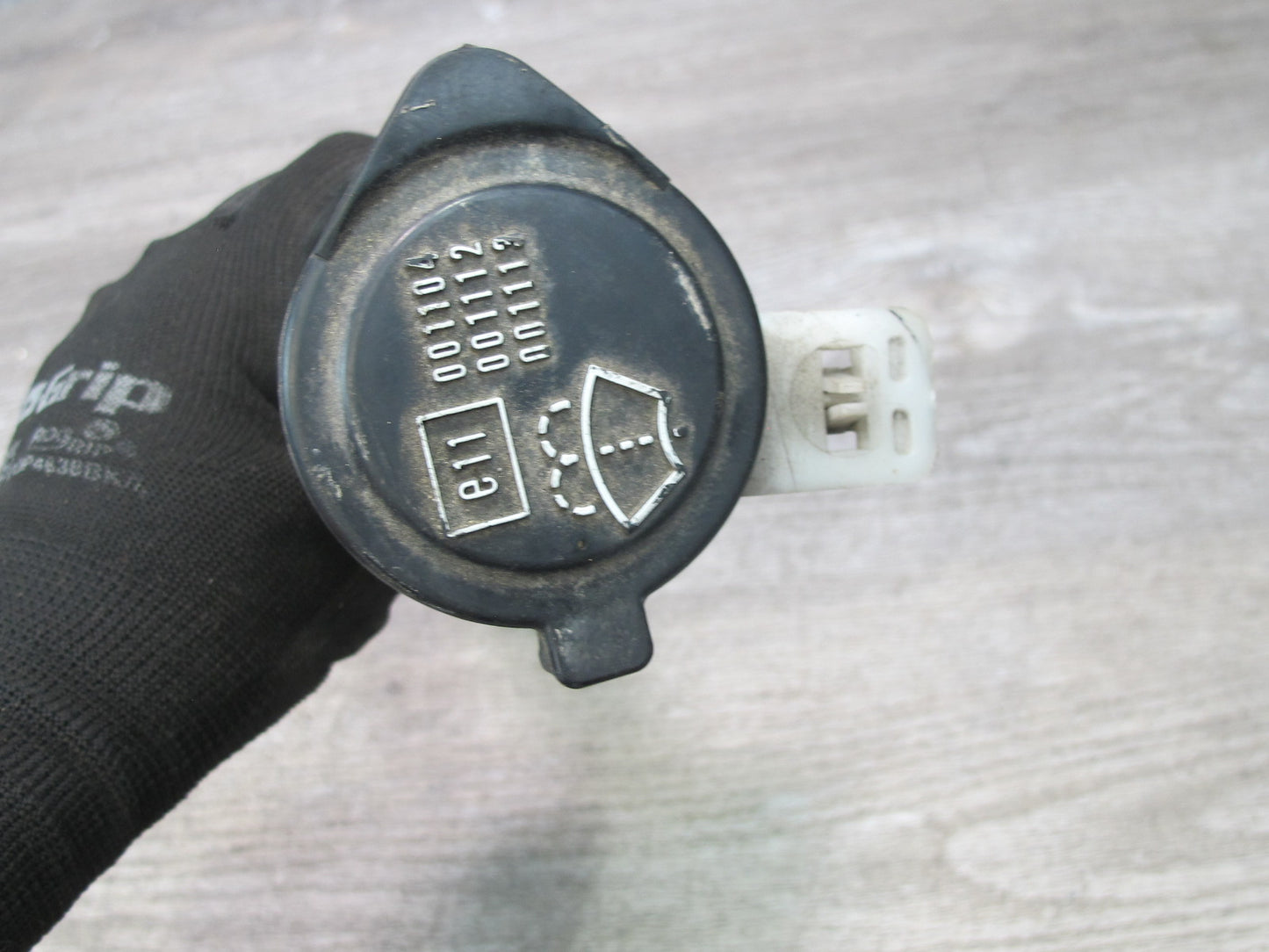 1998-2007 Lexus UZJ100L LX470 Windshield Washer Fluid Reservoir Tank Neck Pump