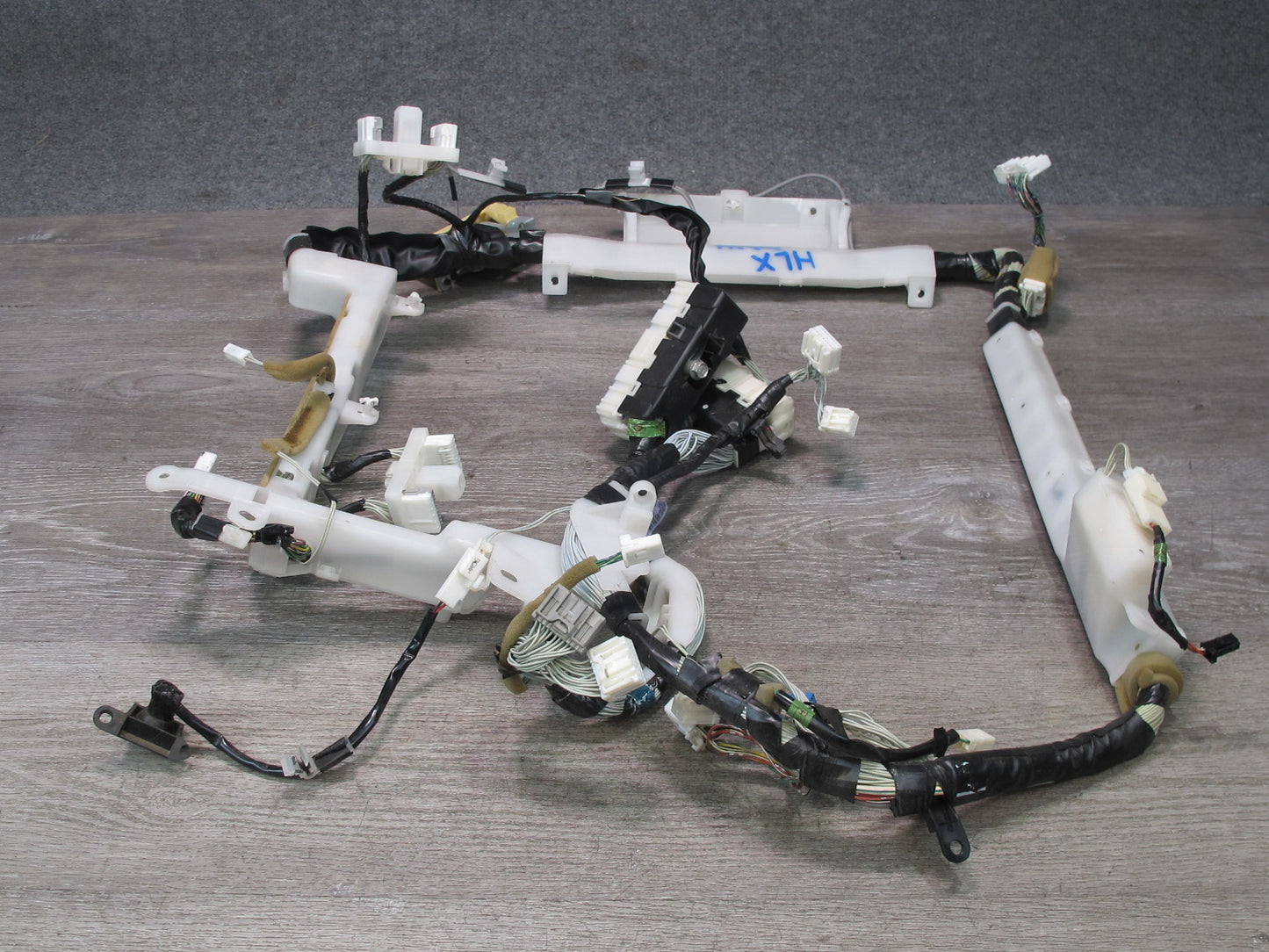 2003-2007 Lexus UZJ100L LX470 Dash Wire Wiring Harness w Antenna