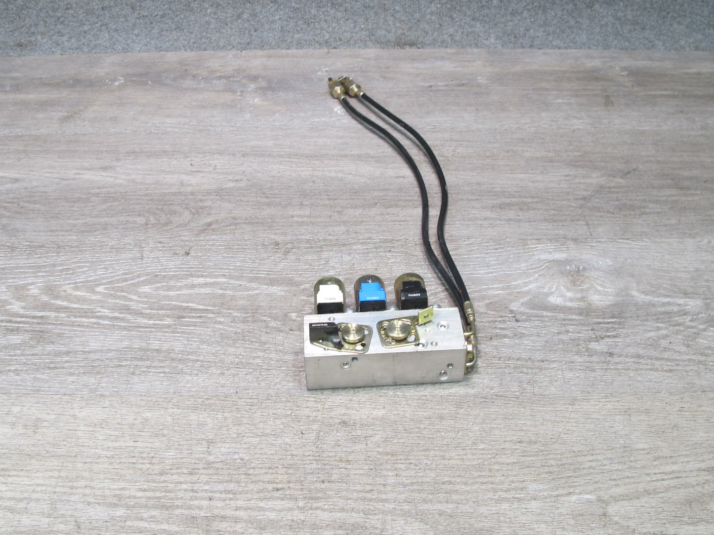 01-06 BMW E46 3-SERIES Convertible TOP Roof Hydraulic Valve Control Block OEM