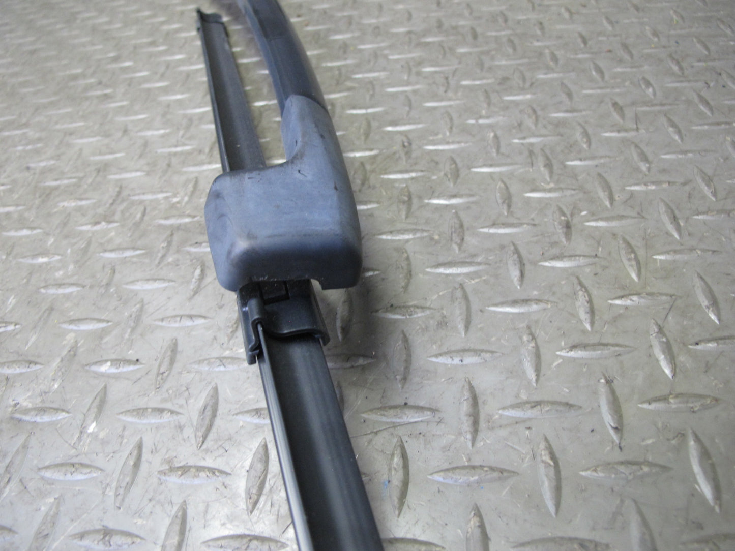 2003-2006 Porsche Cayenne 955 Front Windshield Left & Right Wiper Arm Set of 2