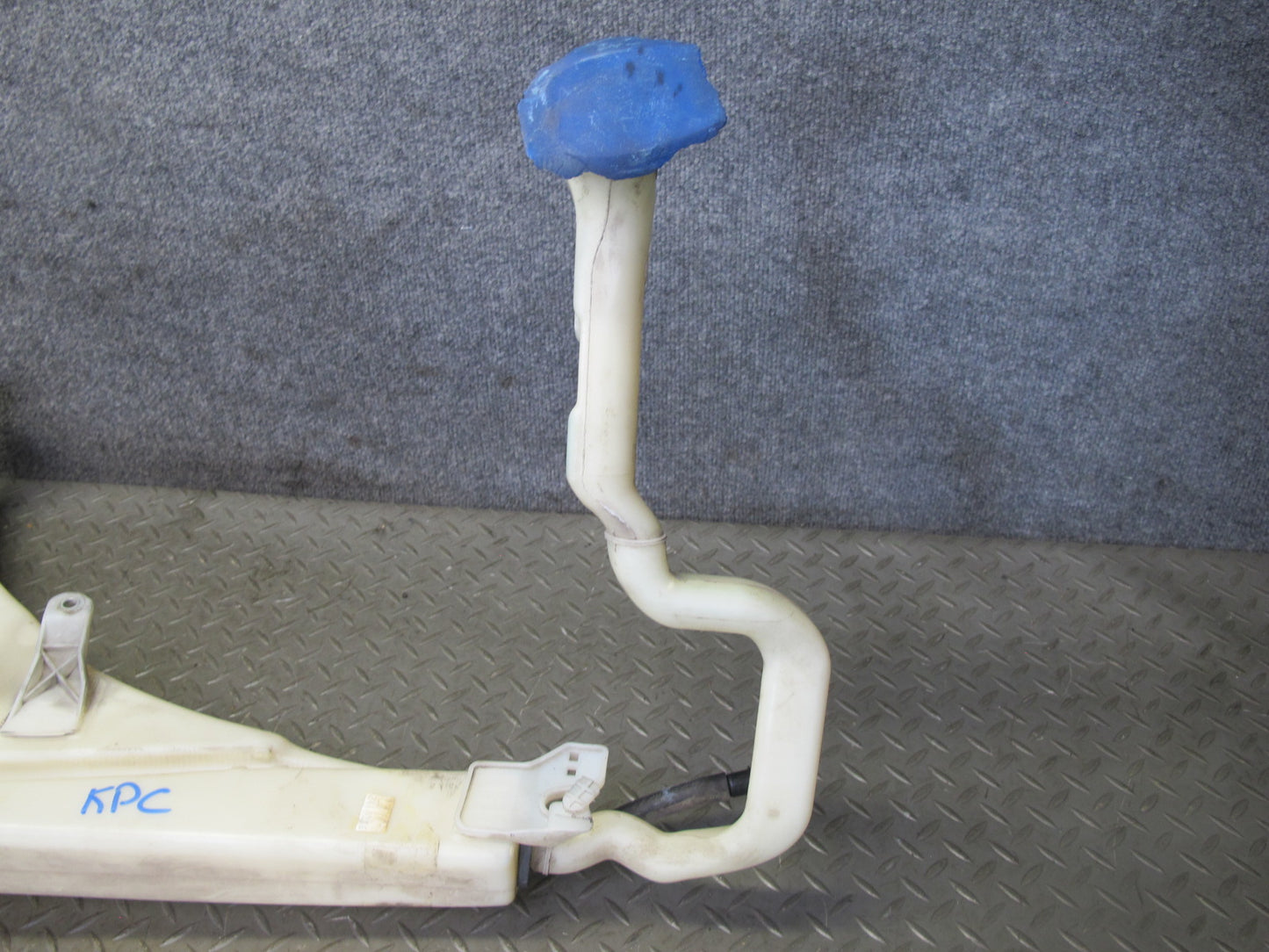 2003-2010 Porsche Cayenne 955 Windshield Washer Fluid Reservoir Tank w Pump