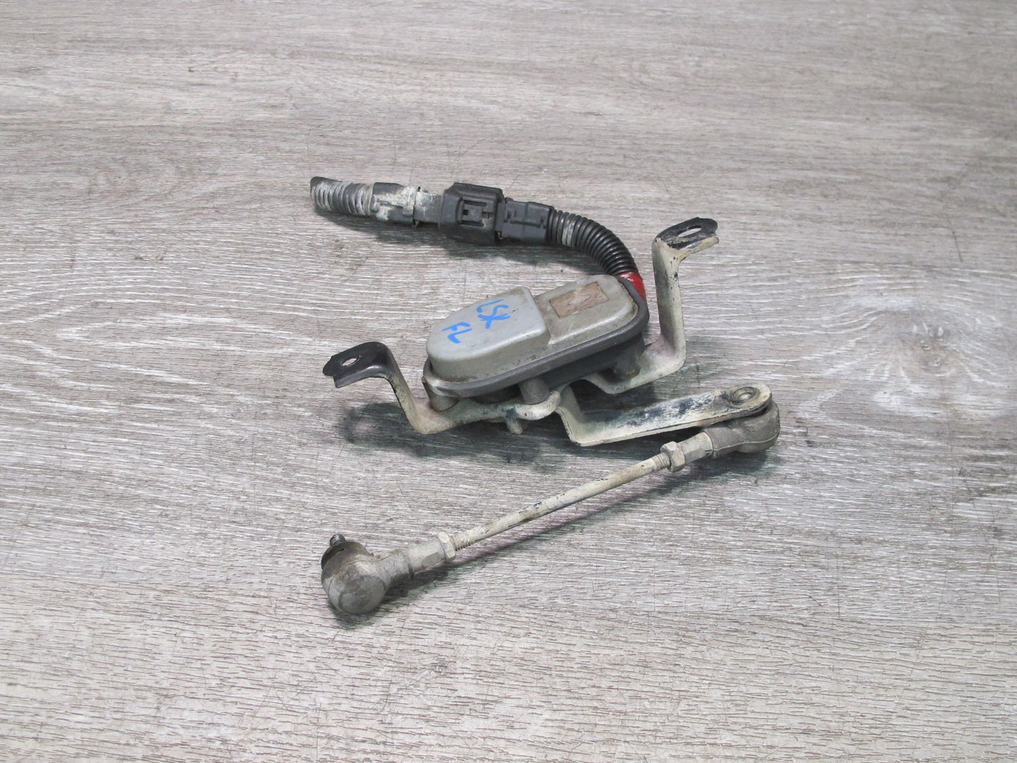 01-06 Lexus UCF30L LS430 Front Left Driver Suspension Height Level Sensor OEM