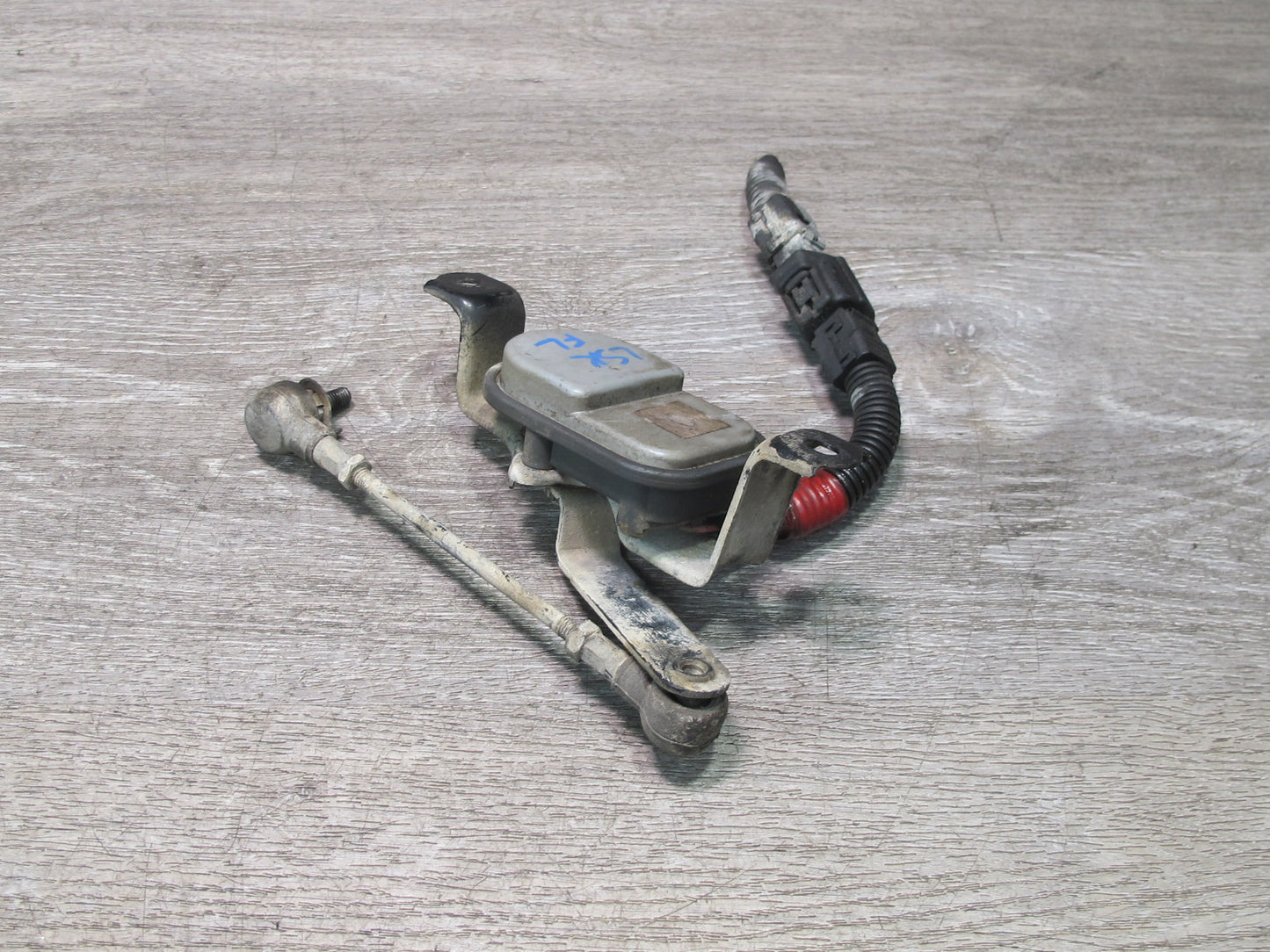 01-06 Lexus UCF30L LS430 Front Left Driver Suspension Height Level Sensor OEM