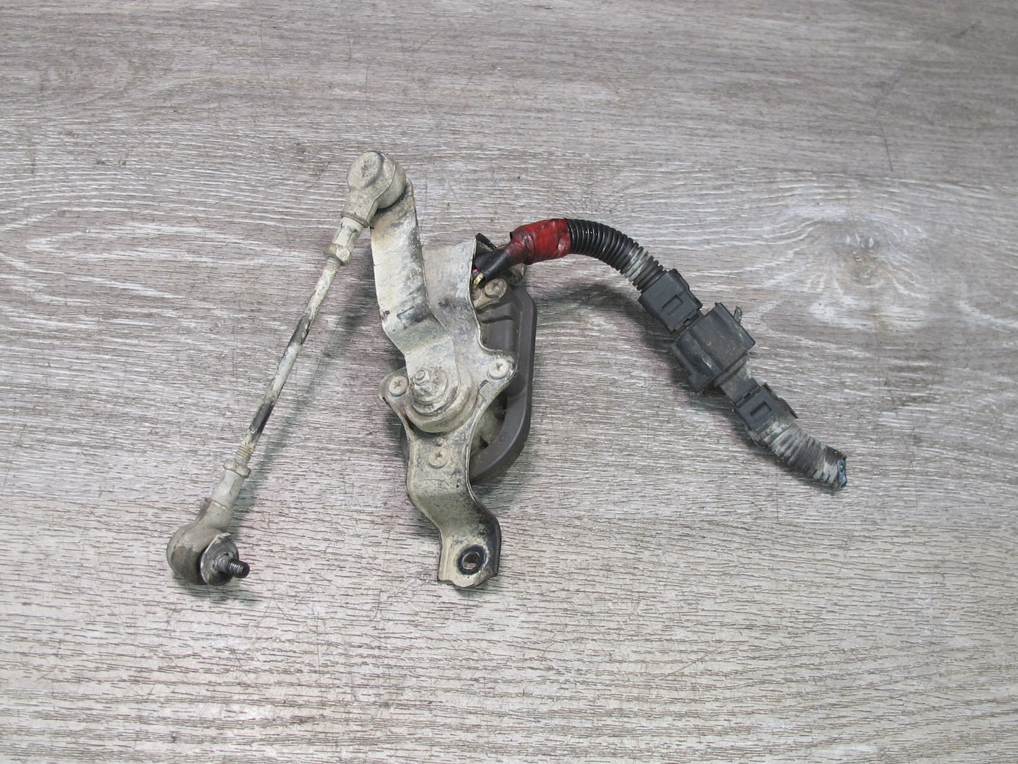 01-06 Lexus UCF30L LS430 Front Left Driver Suspension Height Level Sensor OEM